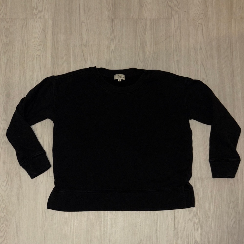 DITTOS Midnight Black Crewneck Top small